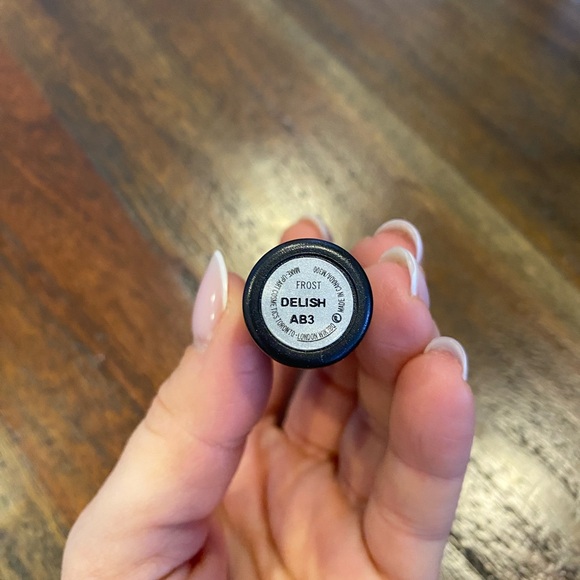 Brand New MAC Lipstick – “Delish” Frost Finish 💄 - Picture 3 of 5